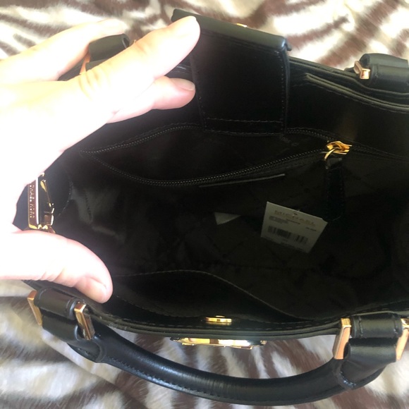 Michael Kors black purse - Picture 7 of 9